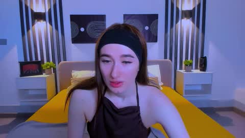 Snapshot of evisdailyy chatting on February 28, 1:28 am Evis online show from February 28, 1:28 am