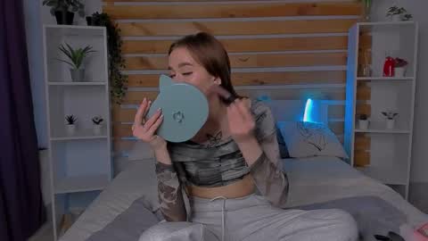 Snapshot of evisdailyy chatting on March 3, 1:23 am Evis online show from March 3, 1:23 am