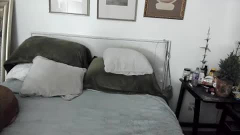 Snapshot of evparrish chatting on January 19, 1:21 am EV Parrish online show from January 19, 1:21 am