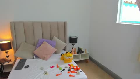 Snapshot of evvaa_moon chatting on October 4, 1:20 pm evvaa_moon online show from October 4, 1:20 pm