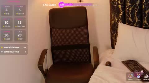 Snapshot of evvaa_moon chatting on October 17, 2:41 pm evvaa_moon online show from October 17, 2:41 pm