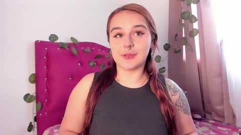 Snapshot of evy_orange1 chatting on December 4, 4:38 pm EVY online show from December 4, 4:38 pm