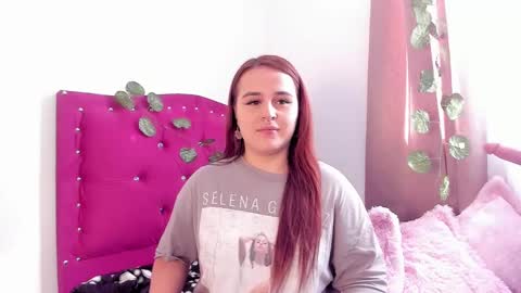 Snapshot of evy_orange1 chatting on December 7, 1:40 pm EVY online show from December 7, 1:40 pm