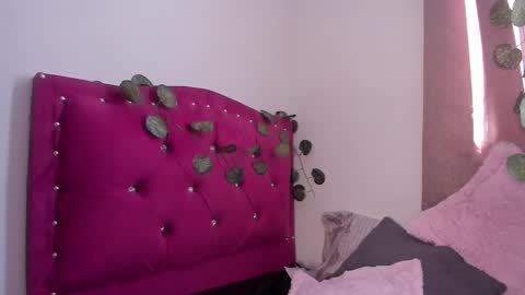 Snapshot of evy_orange1 chatting on December 10, 3:12 pm EVY online show from December 10, 3:12 pm