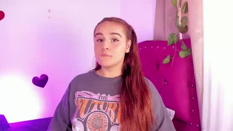 Snapshot of evy_orange1 chatting on March 10, 5:18 pm EVY online show from March 10, 5:18 pm