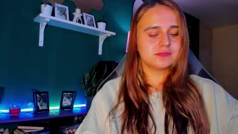 EVY online show from May 27, 12:07 am