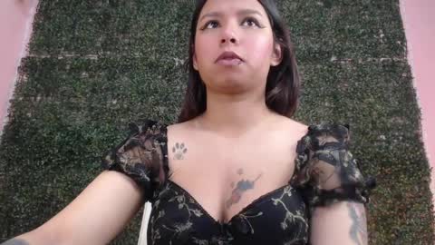 Im Evy online show from April 12, 2:11 pm