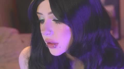 Alyson online show from November 11, 8:09 pm