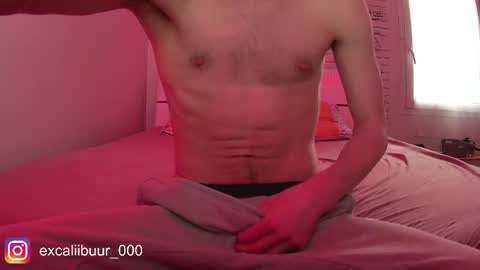 Snapshot of excaliibuur chatting on March 29, 6:19 pm Excaliibuur online show from March 29, 6:19 pm