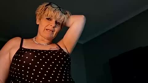 Snapshot of excitmama chatting on February 28, 5:52 am excitmama online show from February 28, 5:52 am