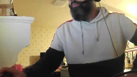 Gio online show from December 8, 8:36 pm