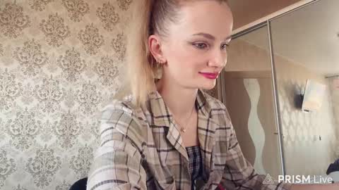 Snapshot of eximi chatting on February 9, 2:32 pm eximi online show from February 9, 2:32 pm