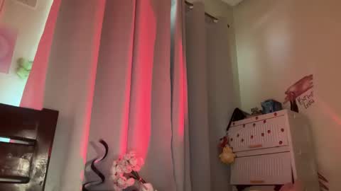 Snapshot of exoo_exoo_07 chatting on February 2, 2:54 am Angela online show from February 2, 2:54 am