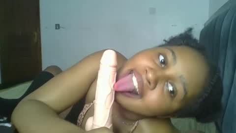 Snapshot of exotic_cutiee chatting on May 7, 10:59 pm exotic_cutiee online show from May 7, 10:59 pm