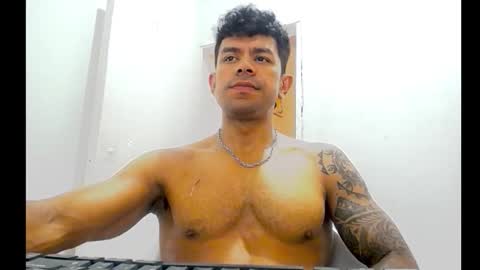 exoticboybigdick online show from January 8, 7:27 pm