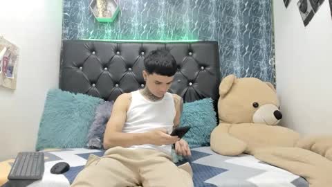 exotichot_couple online show from November 25, 10:43 pm