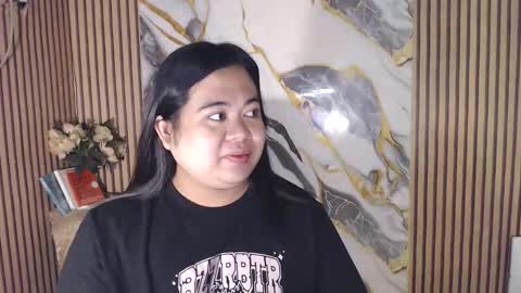 SHANTAL MARIE online show from April 8, 10:15 am