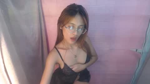 Snapshot of expenseve_kendy chatting on October 25, 10:04 pm veronica online show from October 25, 10:04 pm