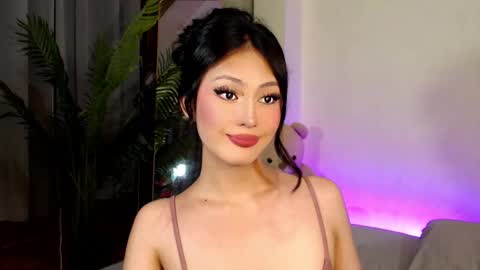 Snapshot of expensive_candyx chatting on December 8, 3:35 pm Candy  online show from December 8, 3:35 pm