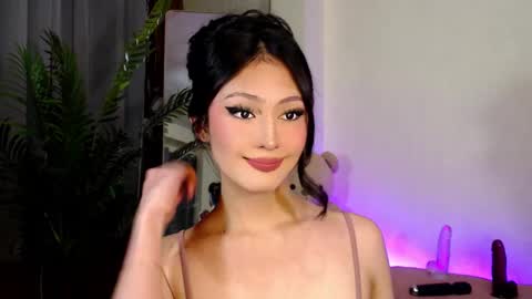 Snapshot of expensive_candyx chatting on December 13, 11:13 am Candy  online show from December 13, 11:13 am