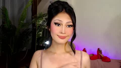 Snapshot of expensive_candyx chatting on December 26, 11:43 am Candy  online show from December 26, 11:43 am