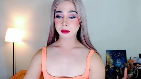 Snapshot of expensive_elise chatting on February 23, 10:56 am expensive_elise online show from February 23, 10:56 am