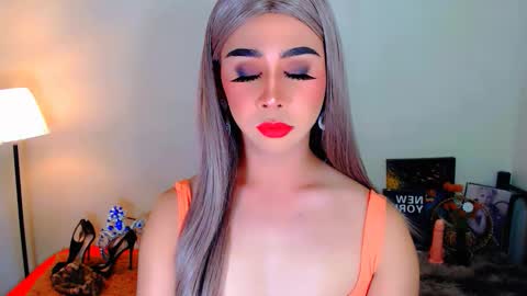 expensive_elise online show from March 4, 3:51 pm