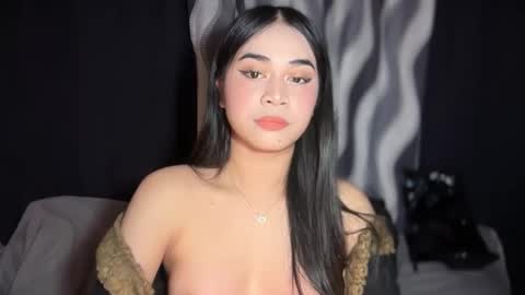 Snapshot of expensivets_chloe chatting on September 23, 11:08 pm chloee online show from September 23, 11:08 pm