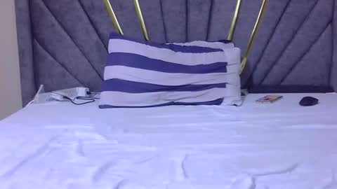 Snapshot of explicitly_certified chatting on February 13, 12:23 pm explicitly_certified online show from February 13, 12:23 pm