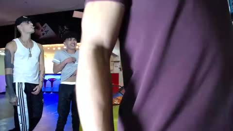 extrangers online show from March 8, 12:09 pm