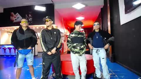 extrangers online show from November 11, 1:11 pm