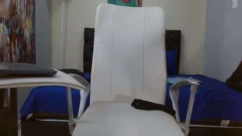 extrella_latina22 online show from January 5, 11:44 pm