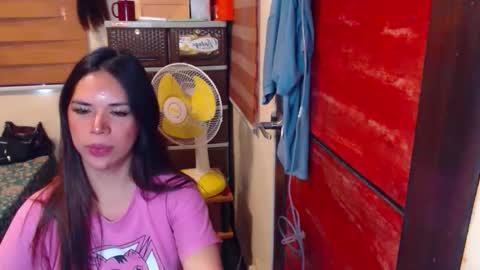 Snapshot of extremelydom chatting on February 3, 8:30 am extremelydom online show from February 3, 8:30 am