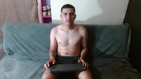 eyes09 online show from December 22, 12:18 am