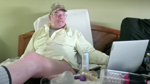 Eyeswideshut63 online show from December 22, 7:31 pm