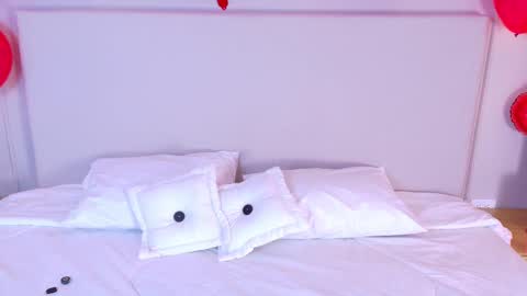 eymicooper online show from February 16, 3:48 pm