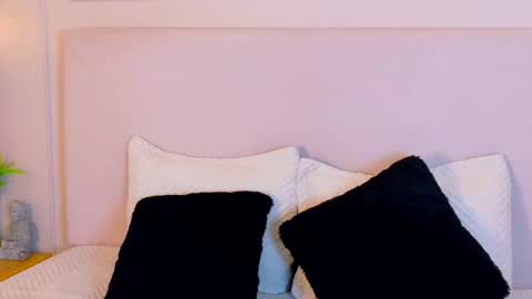 eymicooper online show from September 13, 7:35 pm