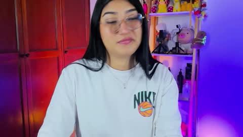 Emily online show from December 22, 9:45 pm