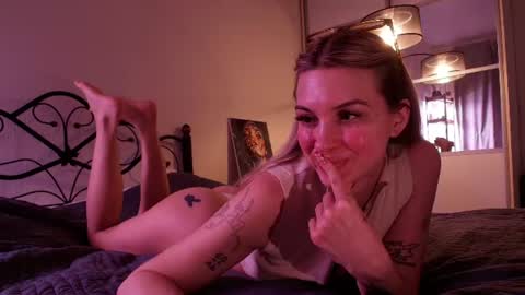 Snapshot of eziliz chatting on July 4, 6:36 pm call me Princess online show from July 4, 6:36 pm