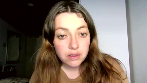 Snapshot of ezlngirl chatting on April 21, 2:51 am Aimee online show from April 21, 2:51 am