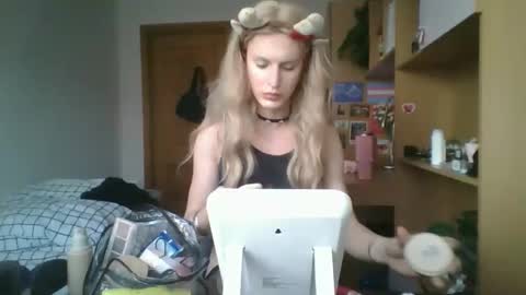 Snapshot of ezrafindom chatting on February 26, 3:33 pm Ranya online show from February 26, 3:33 pm