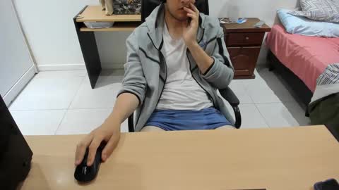 Snapshot of ezzeq chatting on October 6, 1:08 pm Ezzeq online show from October 6, 1:08 pm