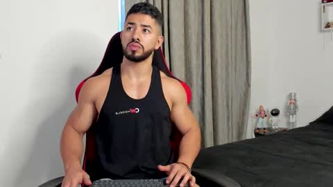 Ezzio Scolaro online show from March 10, 11:10 pm