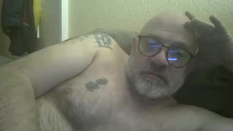 f1zzeek online show from April 23, 9:39 pm