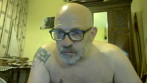 f1zzeek online show from July 15, 12:05 am