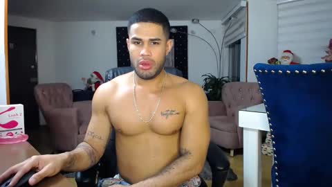 Snapshot of fabilatindick20 chatting on December 4, 10:35 am Fabian online show from December 4, 10:35 am