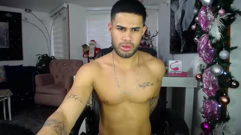 Snapshot of fabilatindick20 chatting on December 6, 11:11 am Fabian online show from December 6, 11:11 am