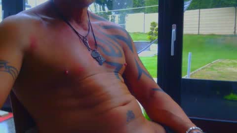 fabxxxl online show from April 13, 7:25 am