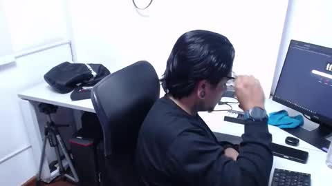 camilo  online show from April 5, 8:39 pm