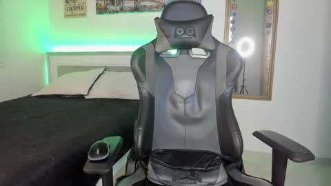 faceofbabyyy online show from January 23, 7:11 am